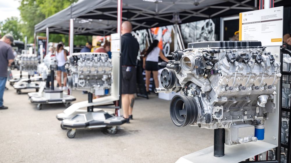 002 Chevrolet Performance Crate Engines