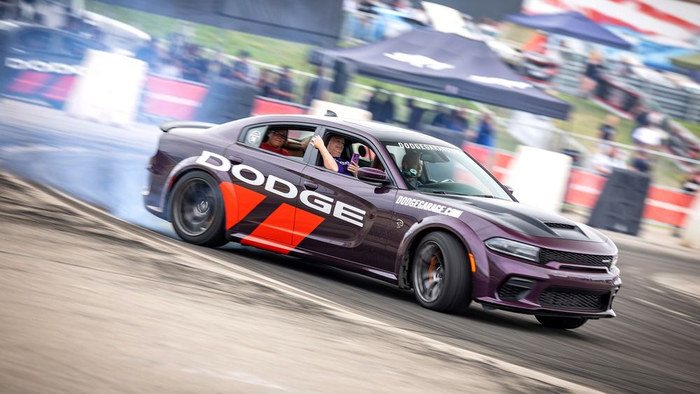 002 Dodge Thrill Rides
