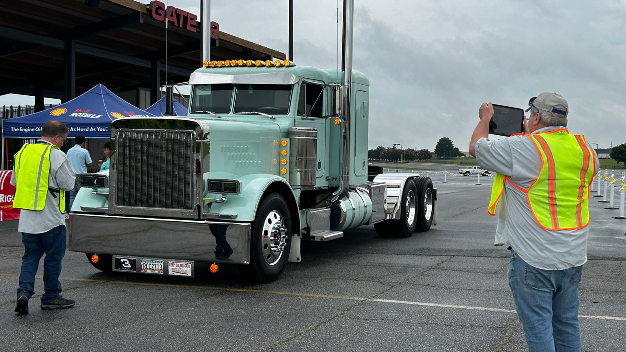 003 2025 shell rotella super rigs big rig truck show atlanta motor speedway judging