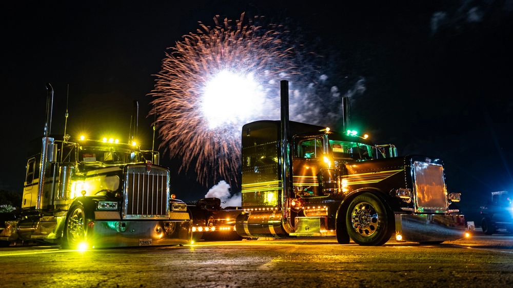 004 2025 shell rotella super rigs big rig truck show atlanta motor speedway fireworks