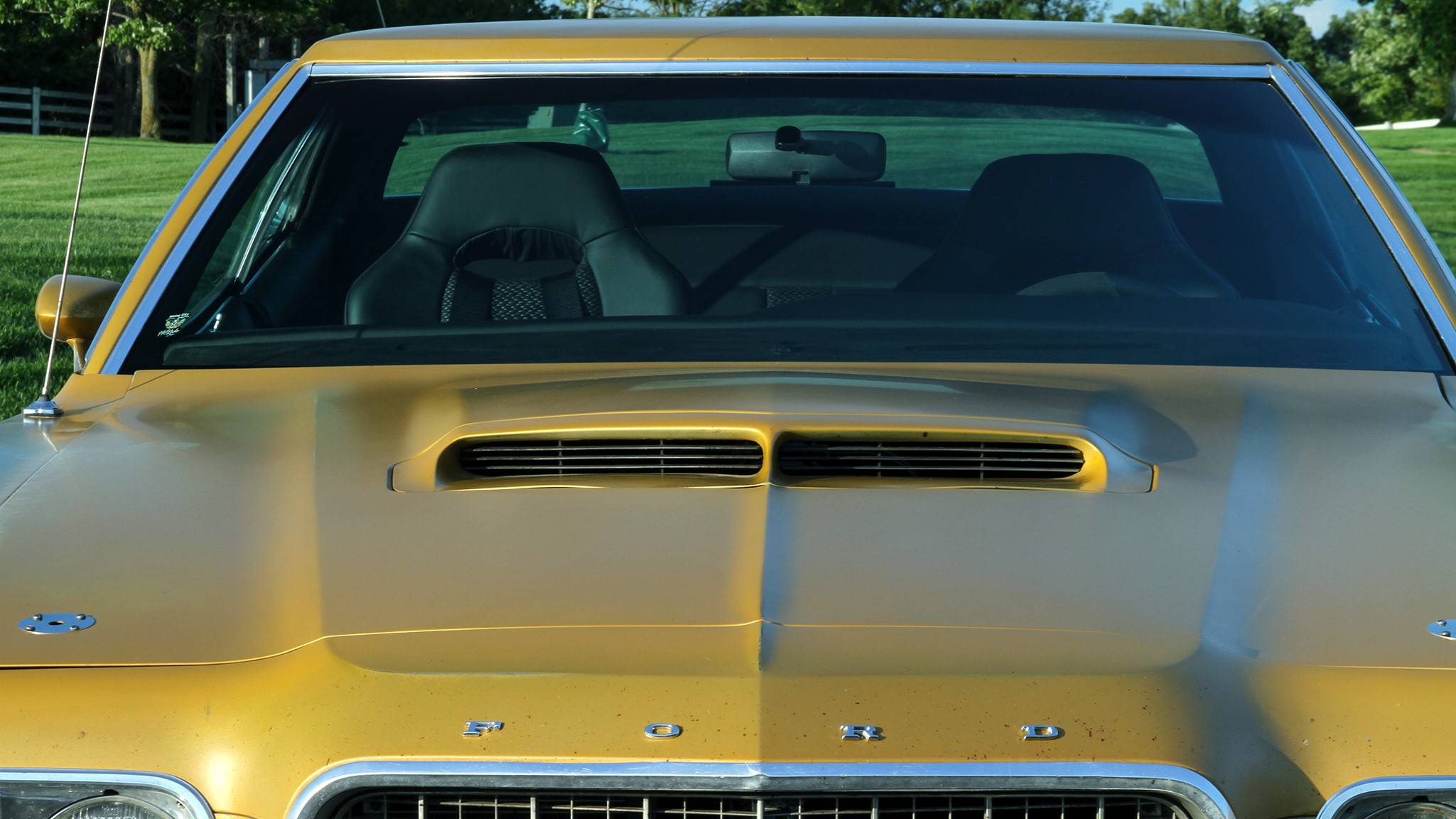007 1972 ford gran torino restomod