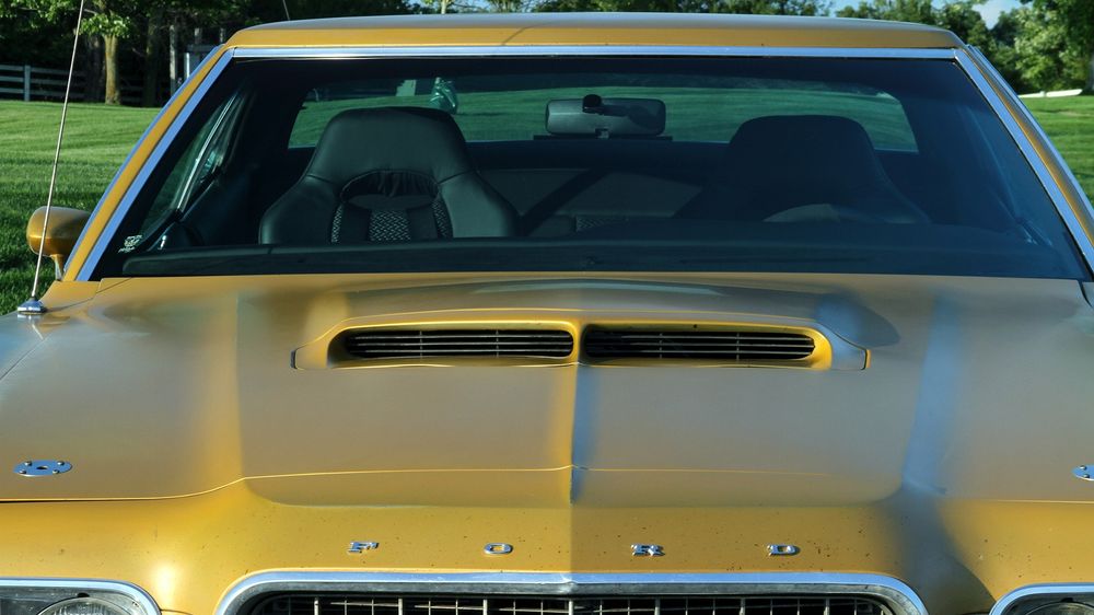 007 1972 ford gran torino restomod