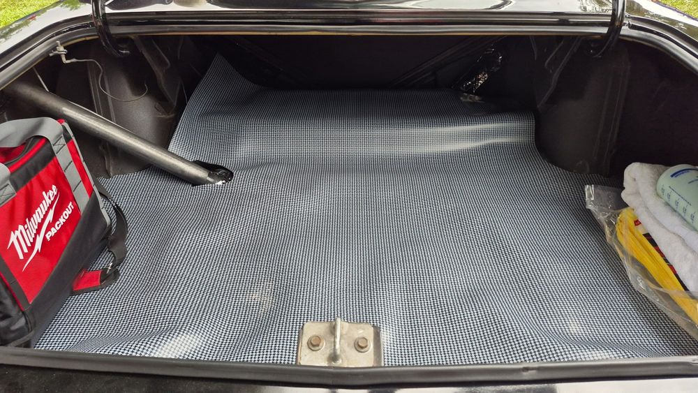009 1968 plymouth barracuda coupe trunk
