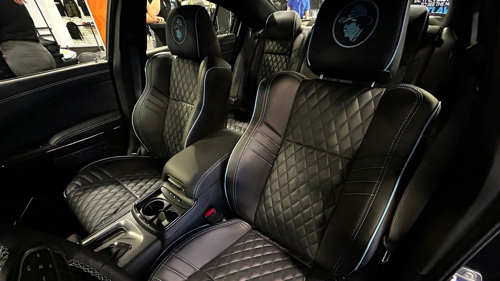 009 high performance expo hpx 2025 pettys garage dodge charger hellcat interior