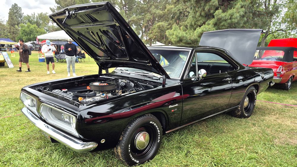010 1968 plymouth barracuda coupe front left