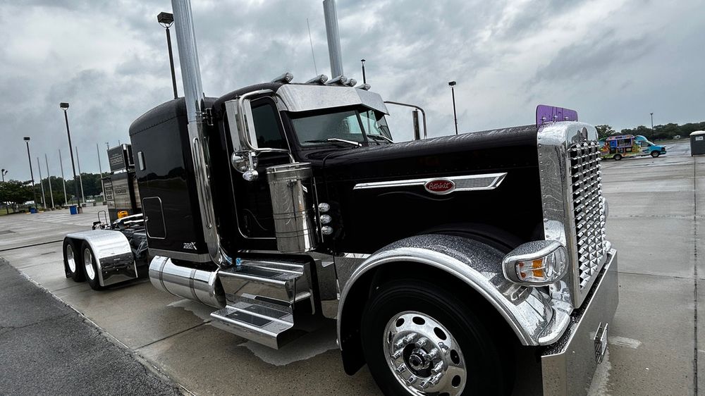 010 2025 shell rotella super rigs big rig truck show atlanta motor speedway