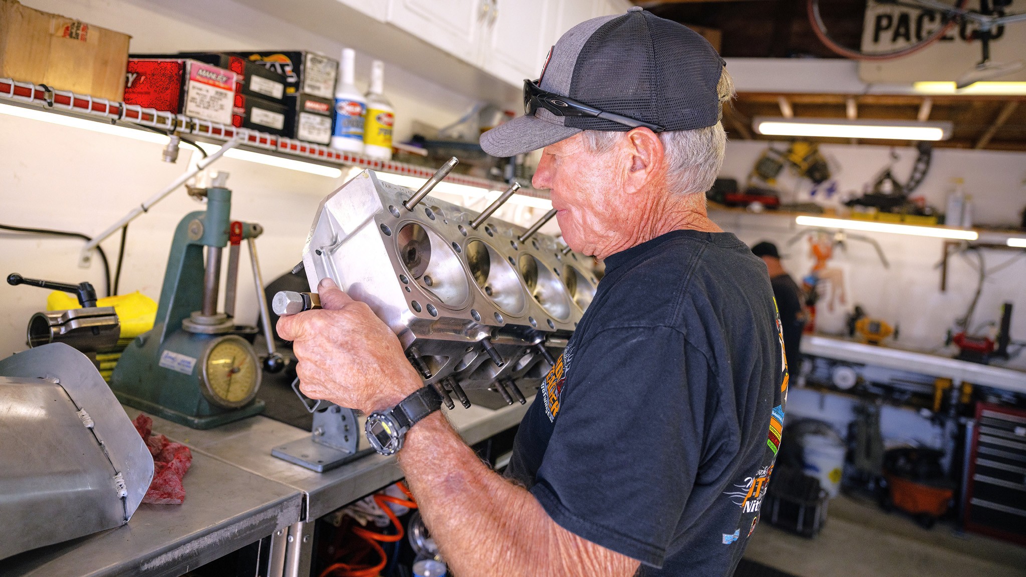 010 top fuel funny car hemi cylinder head