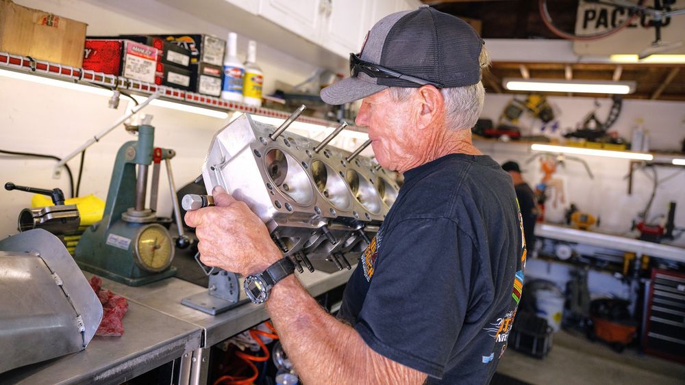 010 top fuel funny car hemi cylinder head